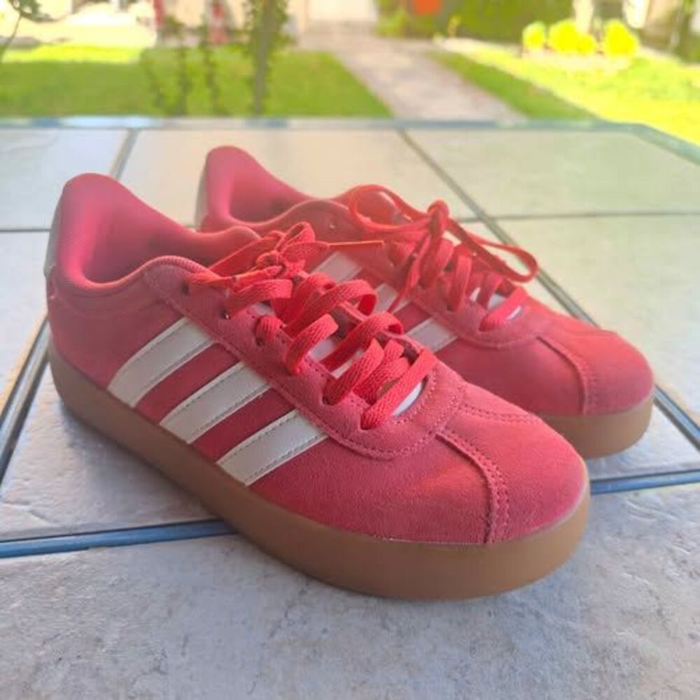Red Adidas VL Court 3.0 Size 4 Used